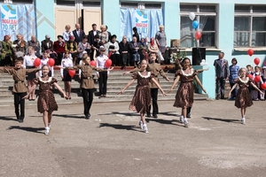 Праздник в средней школе №3 города Новочебоксарска