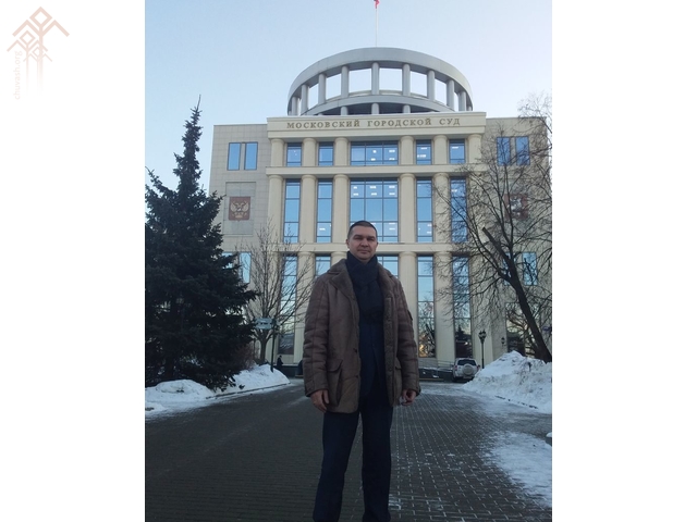 Адвокат Евгений Райков у здания Мосгорсуда. Москва. 23 января 2019. Фото автора